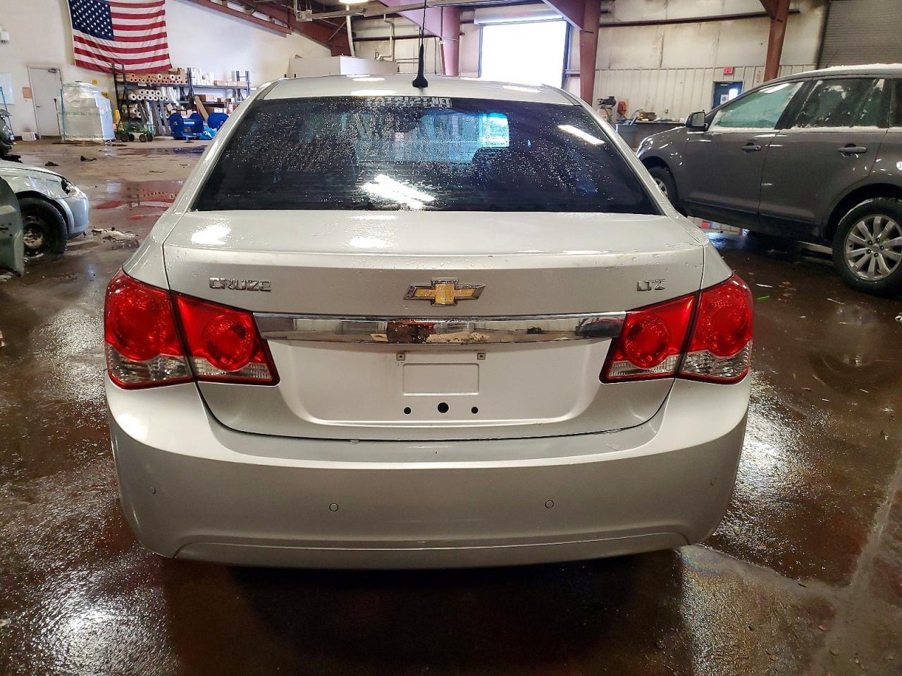 2011 CHEVROLET CRUZE
