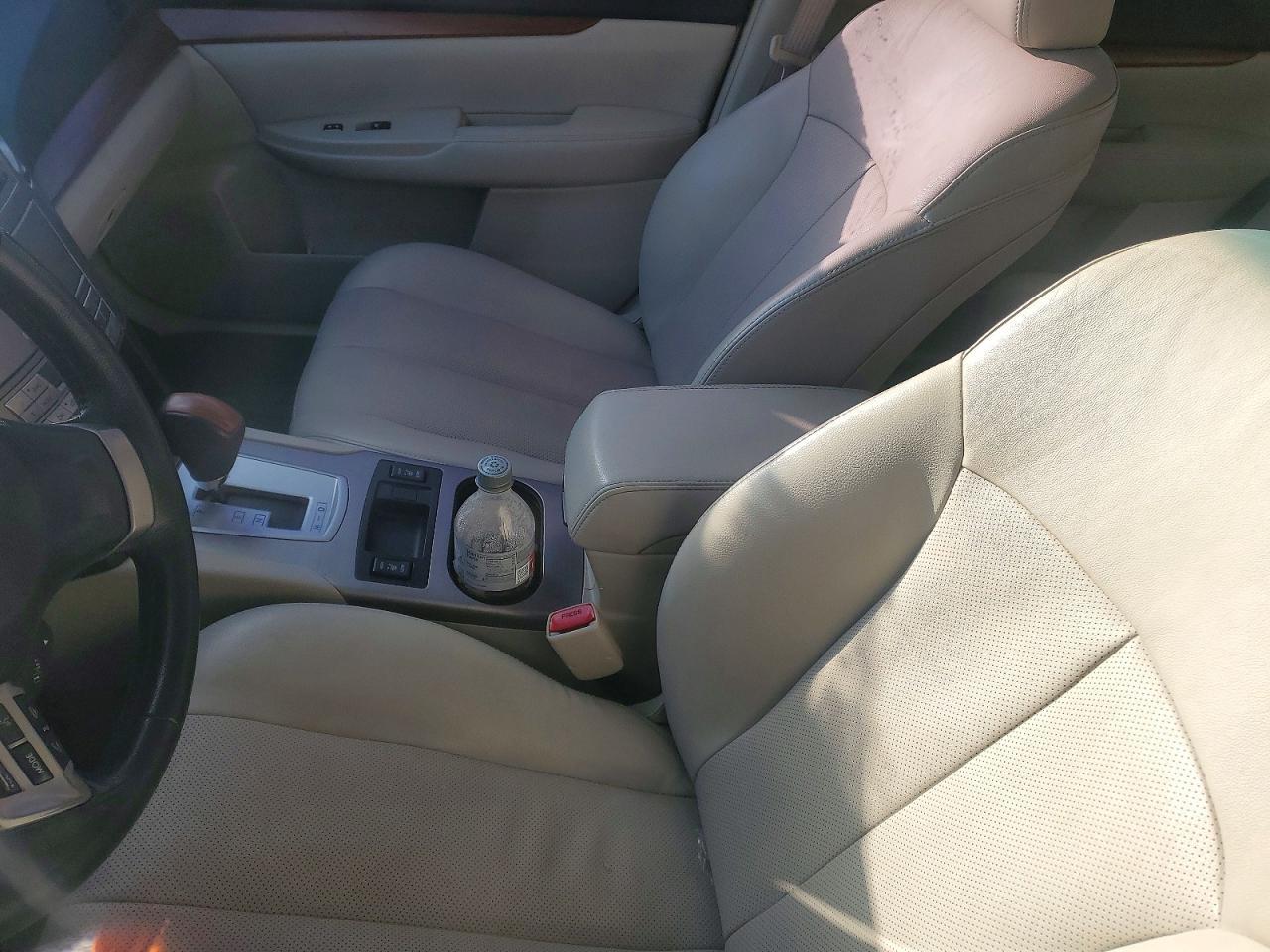 2014 SUBARU Outback