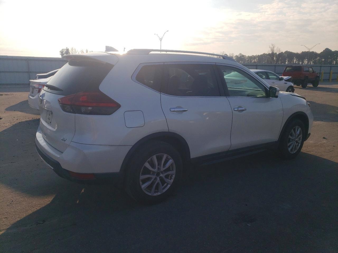 2017 NISSAN ROGUE