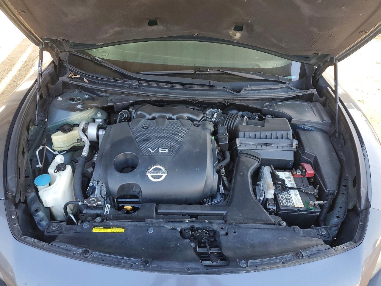2010 NISSAN Maxima