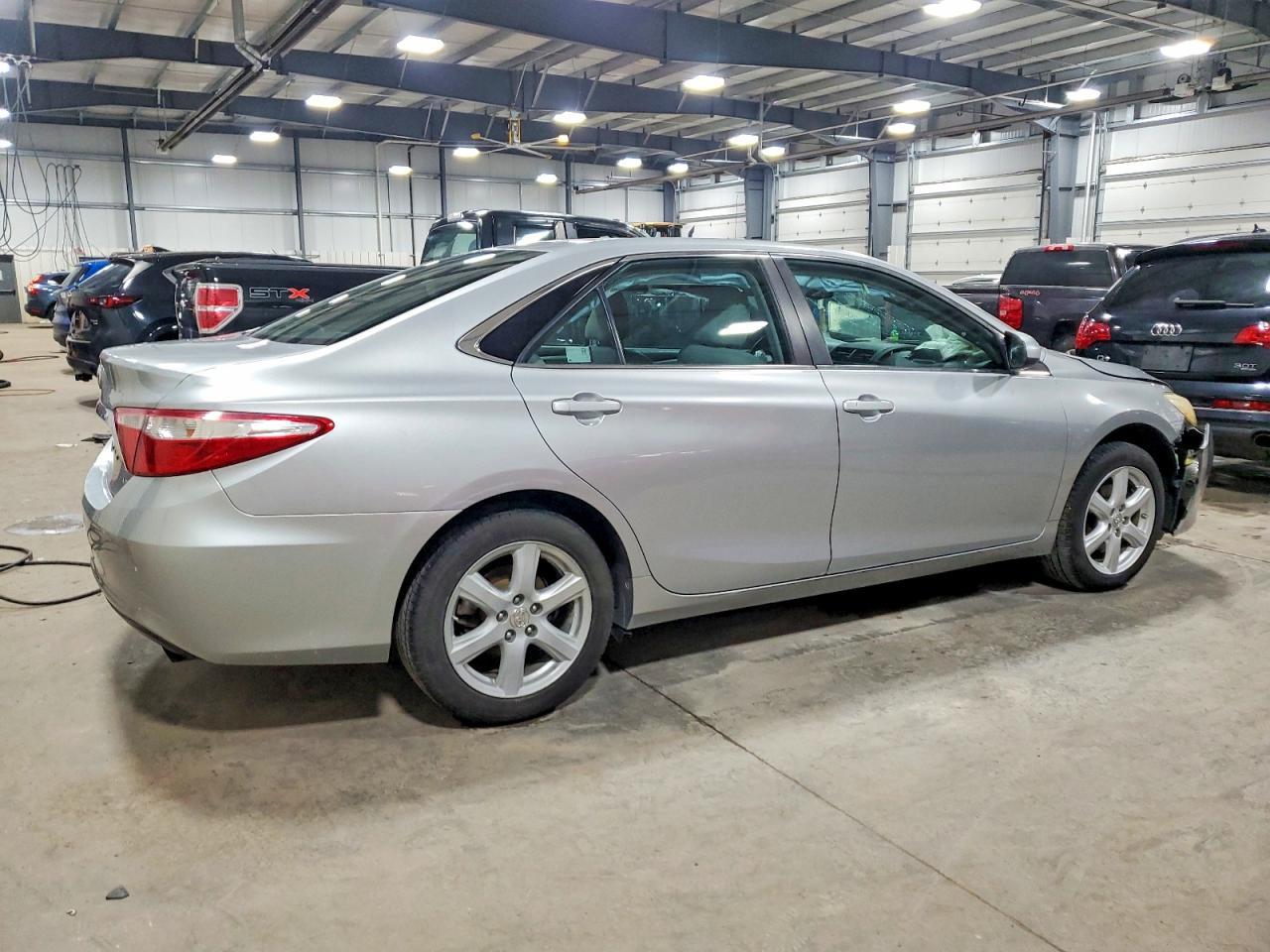 2015 TOYOTA CAMRY