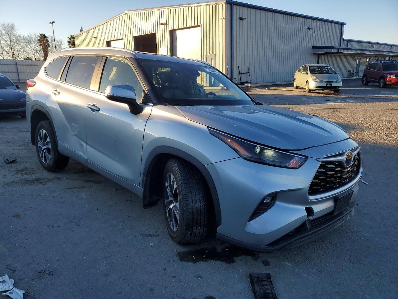 2023 TOYOTA HIGHLANDER