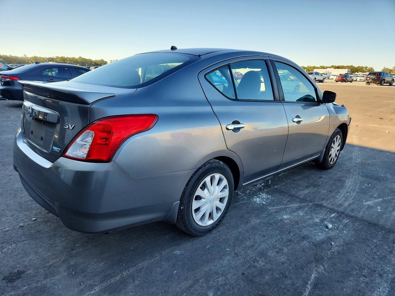 2016 NISSAN VERSA