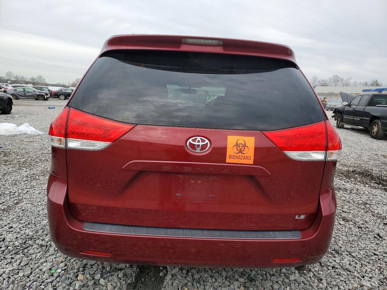 2012 TOYOTA SIENNA