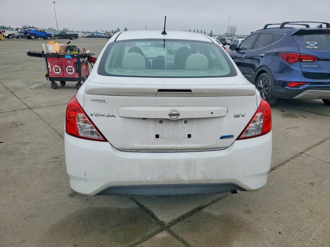 2015 NISSAN VERSA