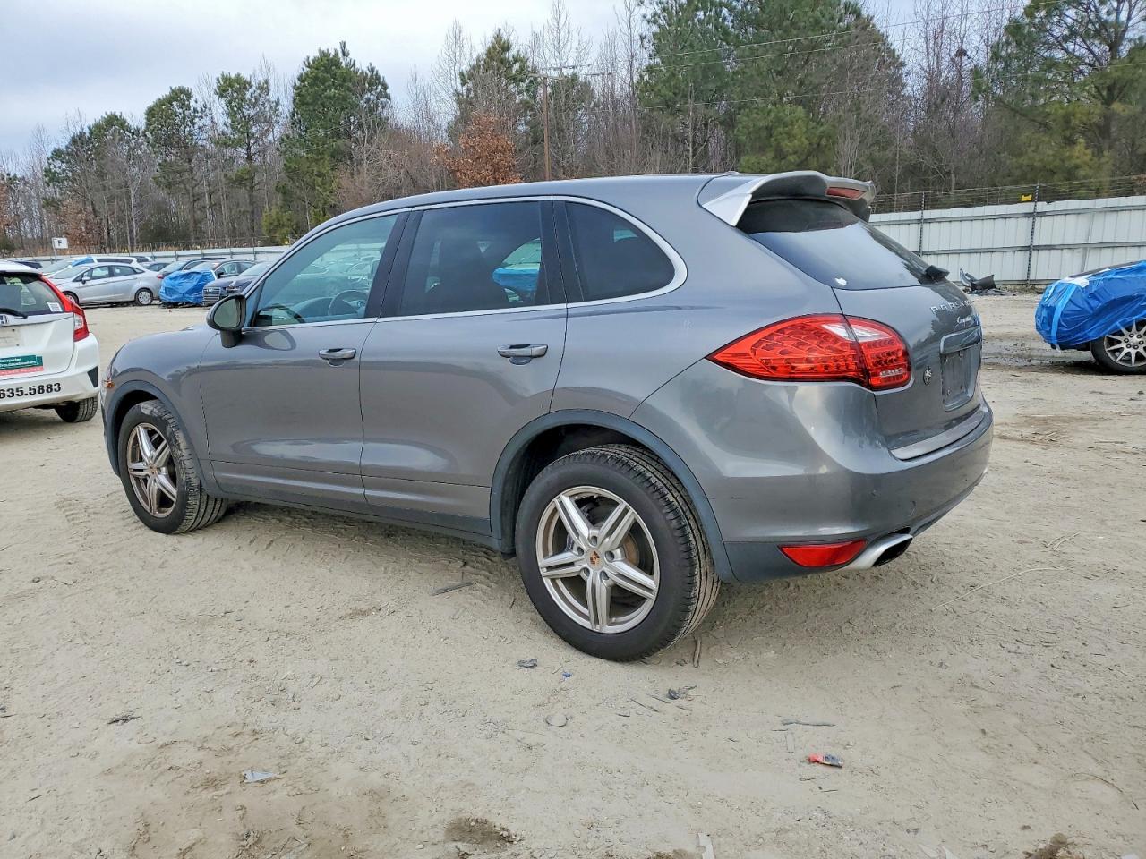 2014 PORSCHE CAYENNE