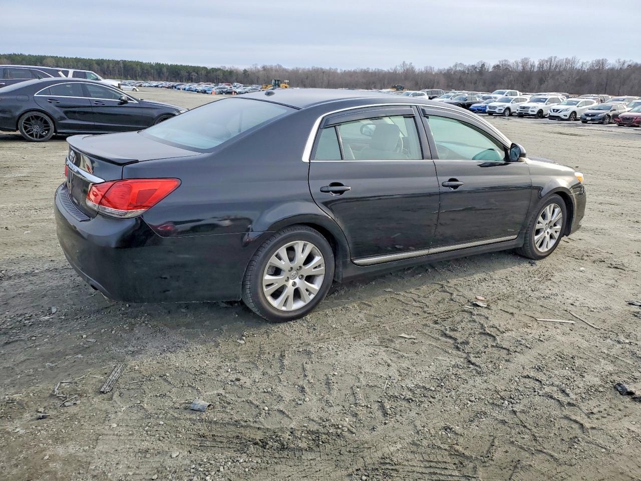 2011 TOYOTA Avalon