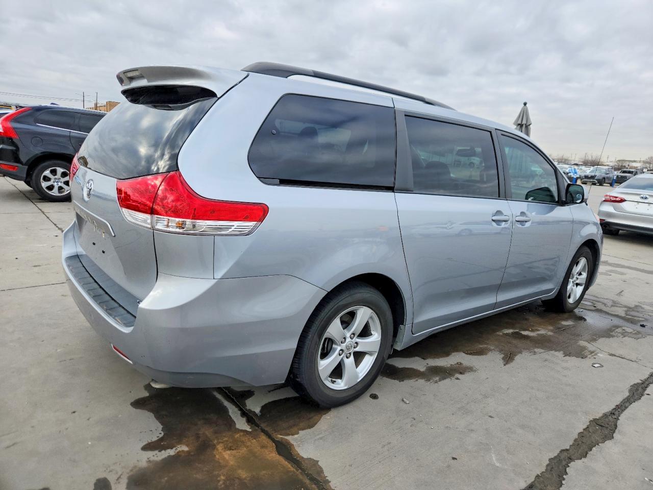 2014 TOYOTA SIENNA