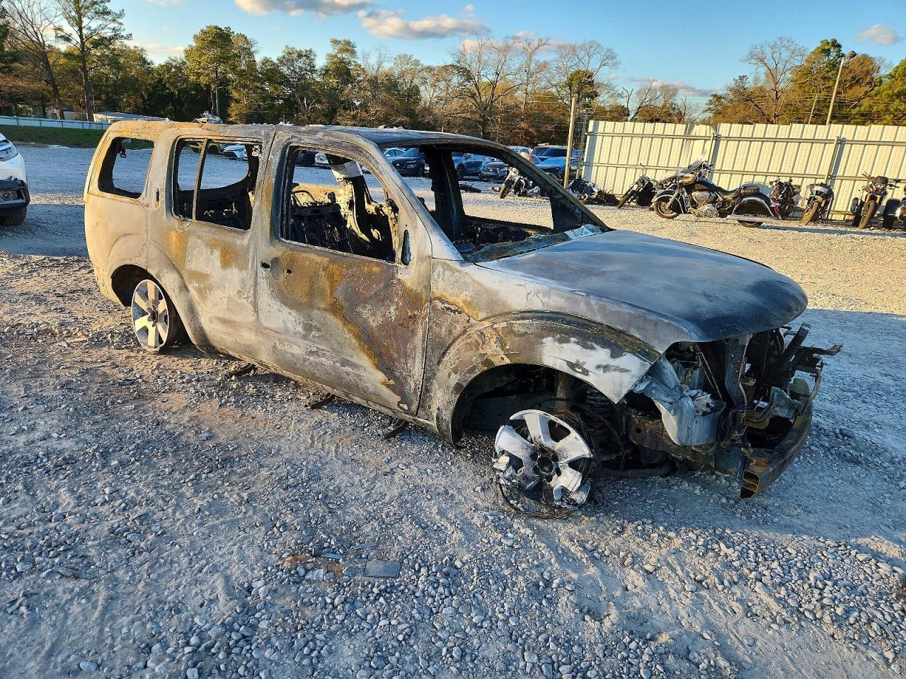 2011 NISSAN PATHFINDER