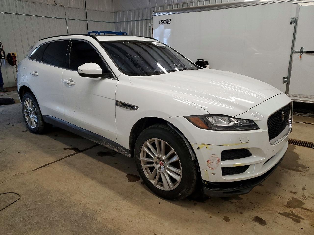 2017 JAGUAR F-Pace