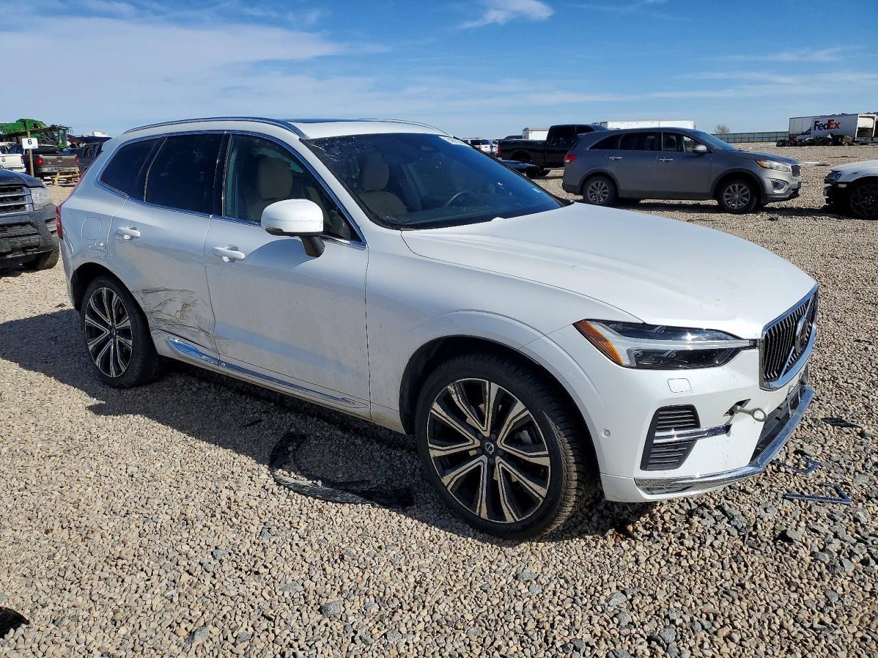 2023 VOLVO XC60
