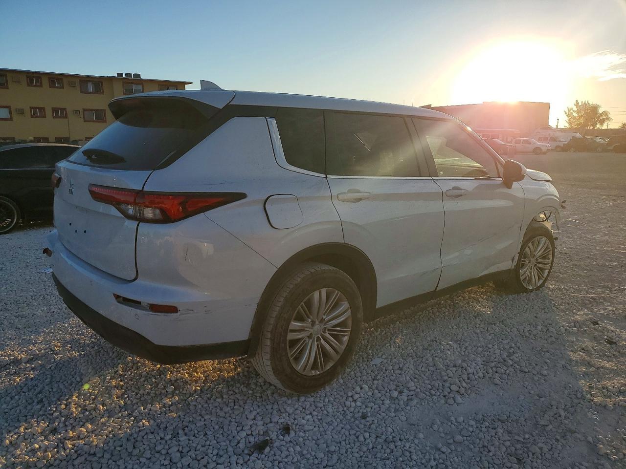 2024 MITSUBISHI outlander