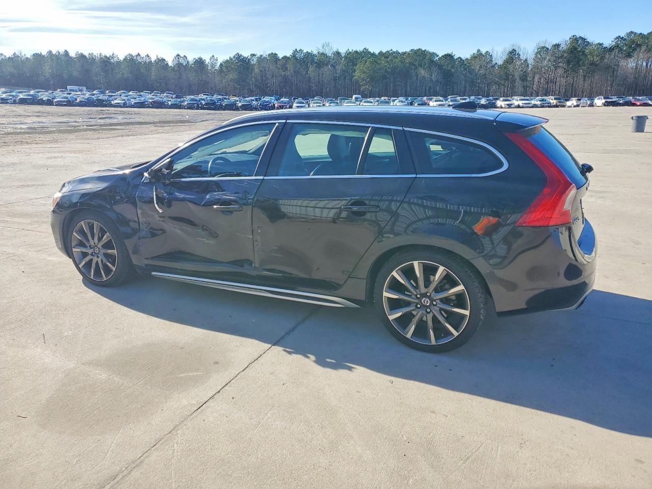 2015 VOLVO V60