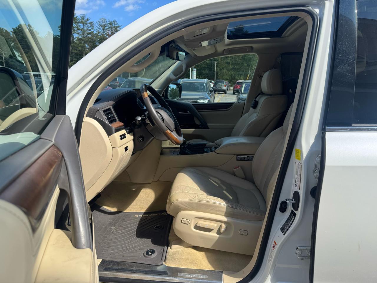2016 LEXUS LX 570