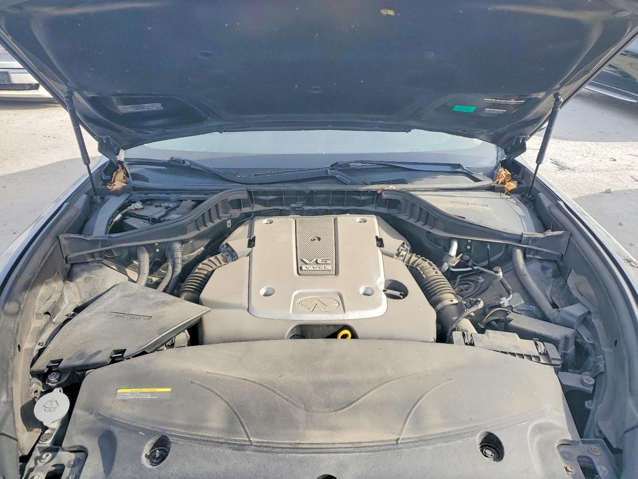 2016 INFINITI Q70
