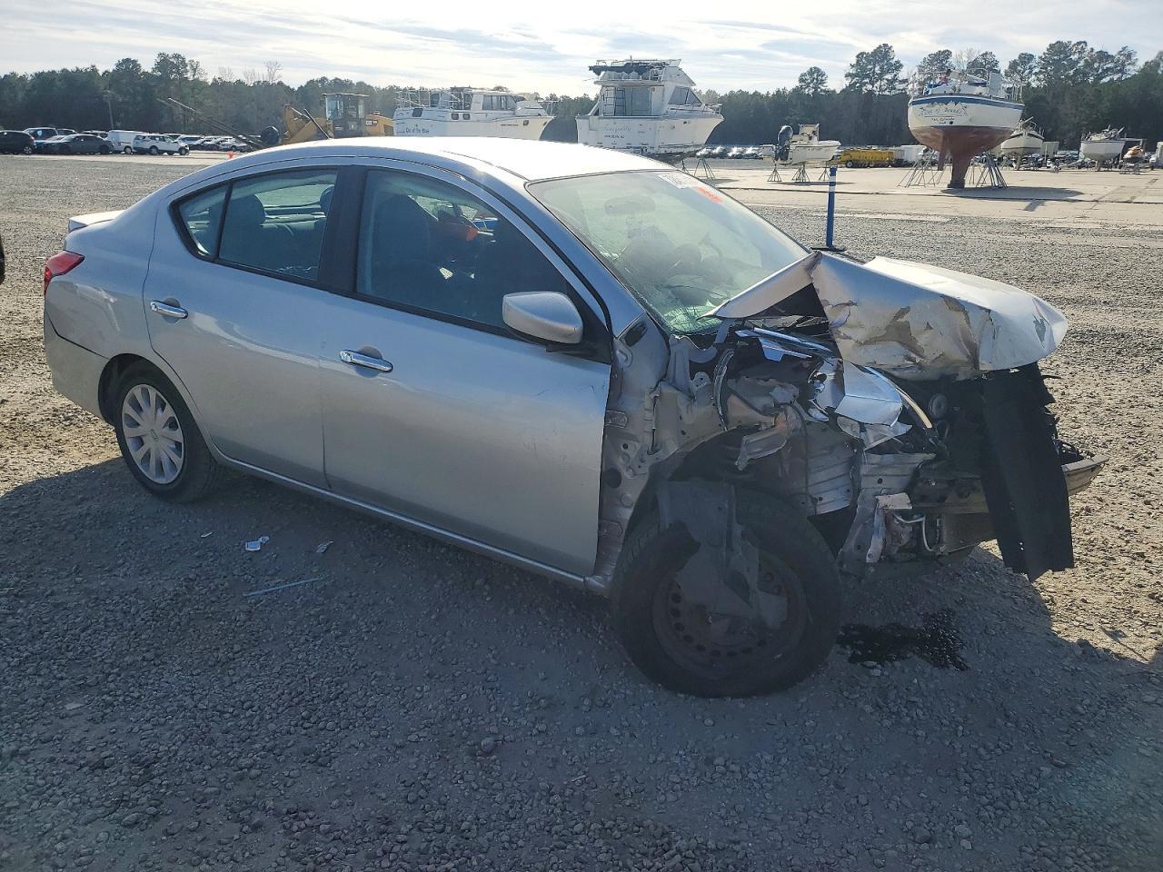 2018 NISSAN VERSA