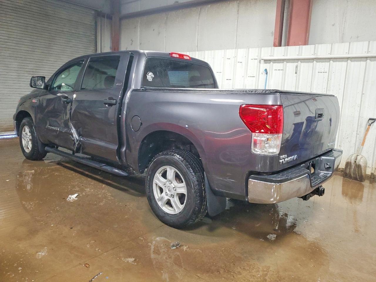2011 TOYOTA TUNDRA