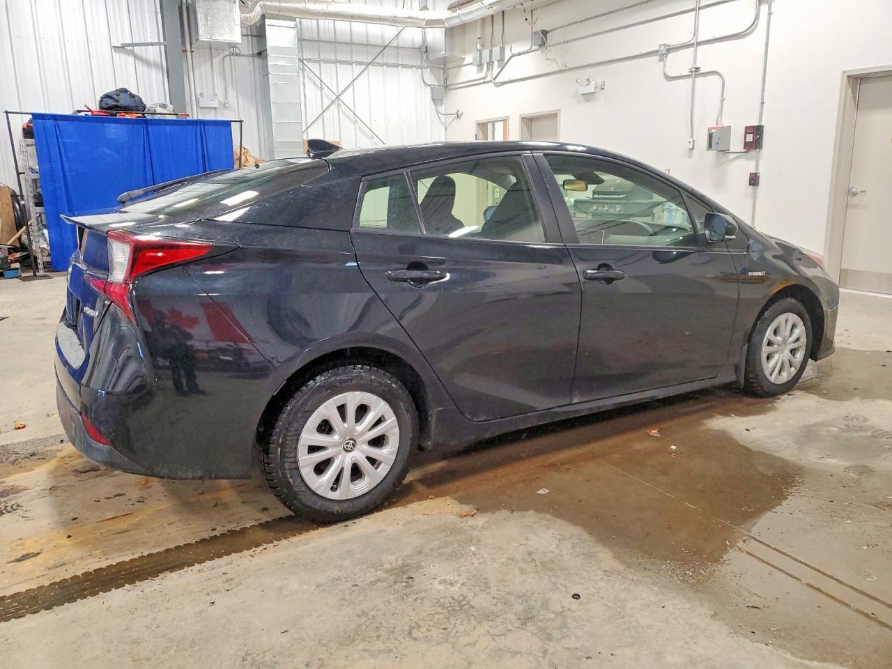 2022 TOYOTA PRIUS