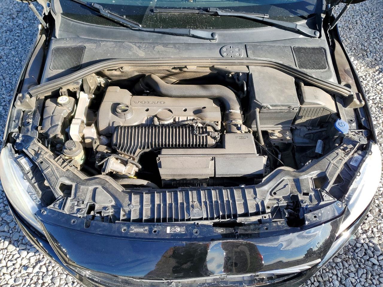 2015 VOLVO V60