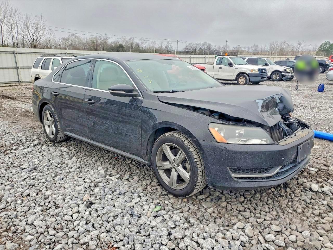 2012 VOLKSWAGEN Passat
