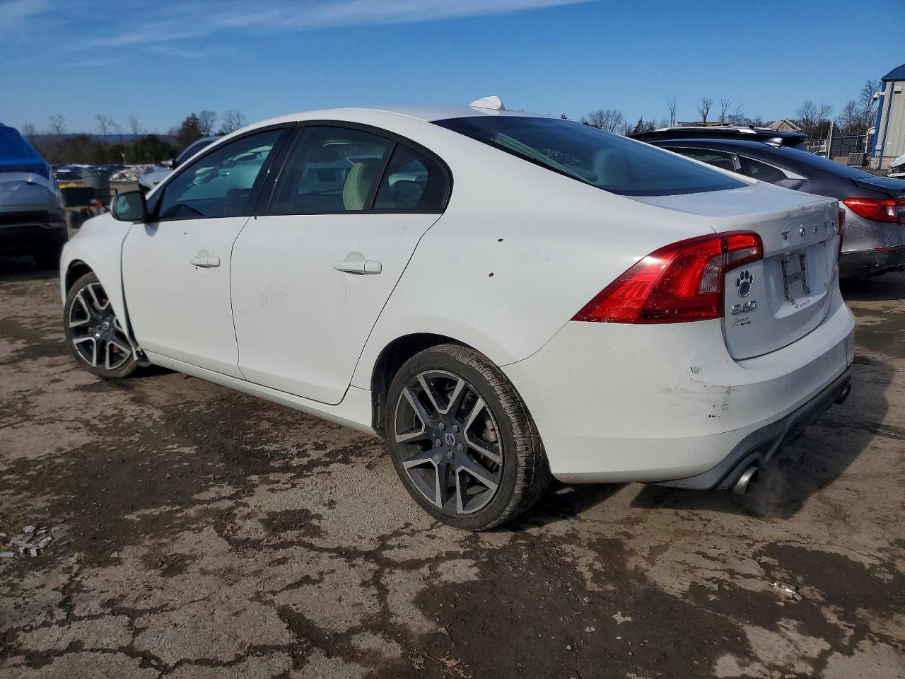 2018 VOLVO S60