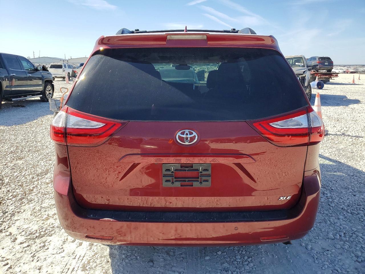 2019 TOYOTA SIENNA