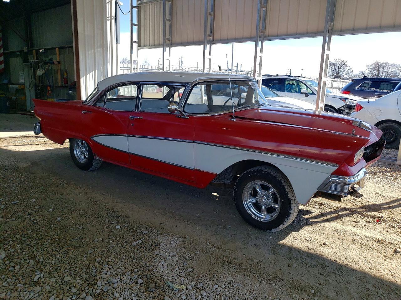 1958 FORD Fairlane
