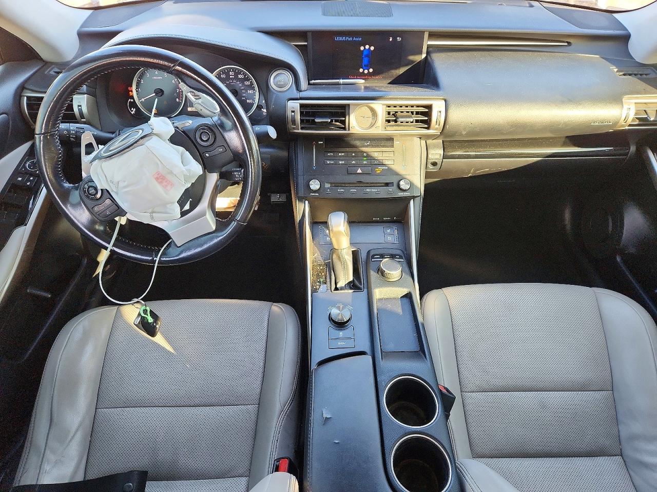 2016 LEXUS IS 200t