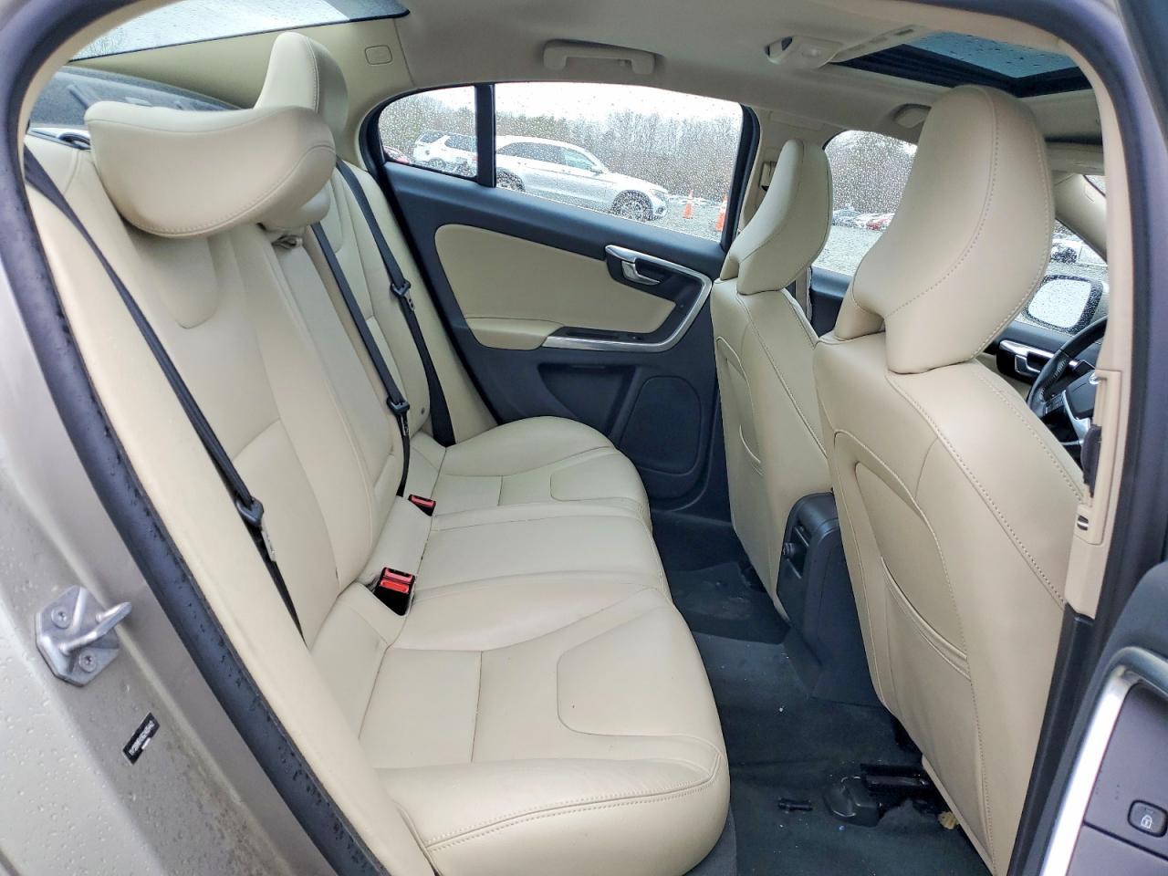 2016 VOLVO S60