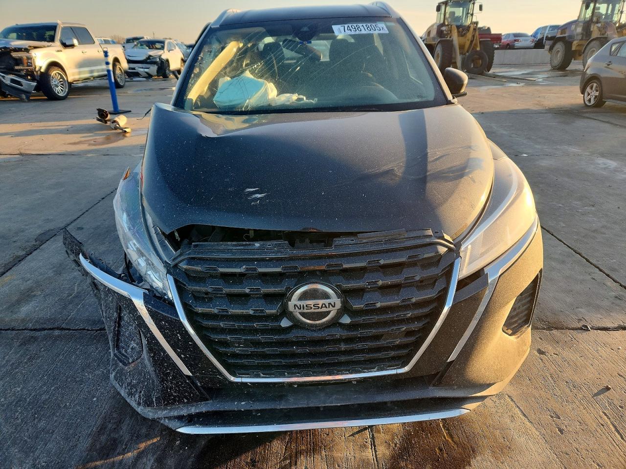 2021 NISSAN KICKS
