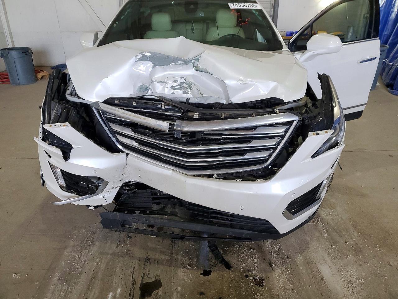 2017 CADILLAC XT5
