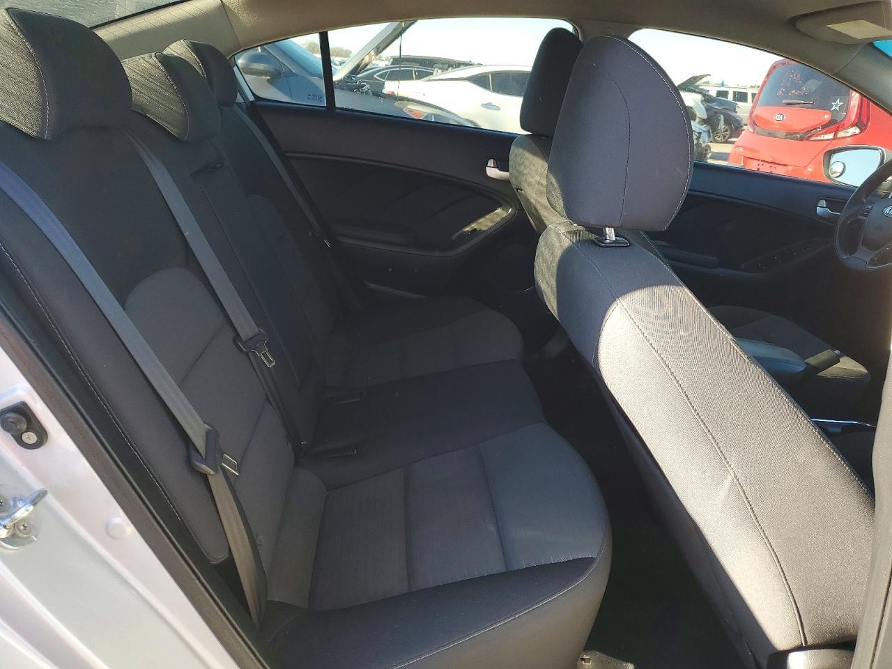 2017 KIA FORTE