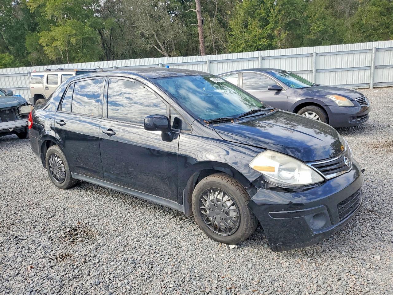 2011 NISSAN VERSA