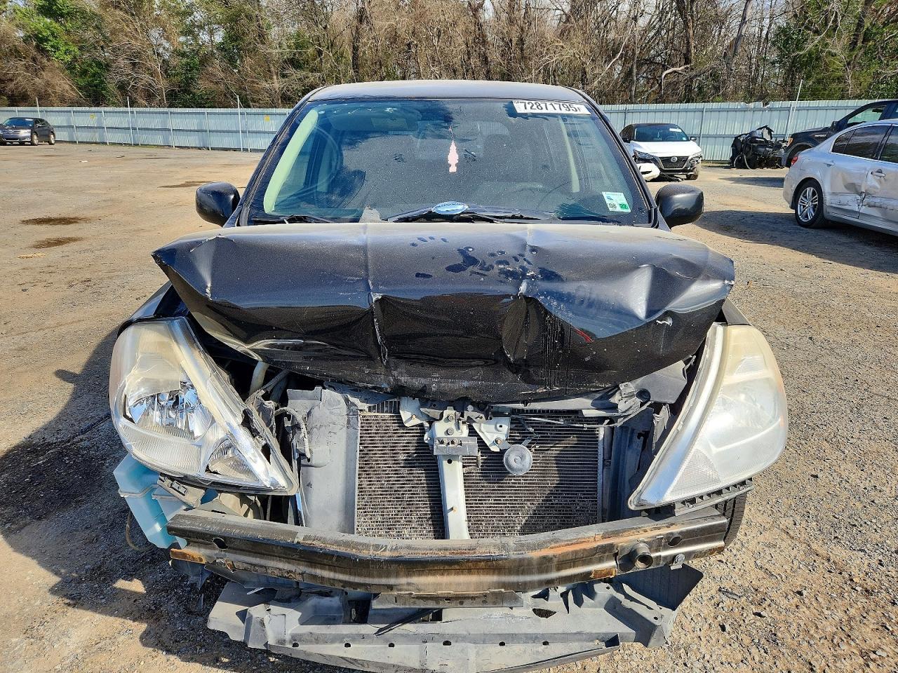 2011 NISSAN VERSA