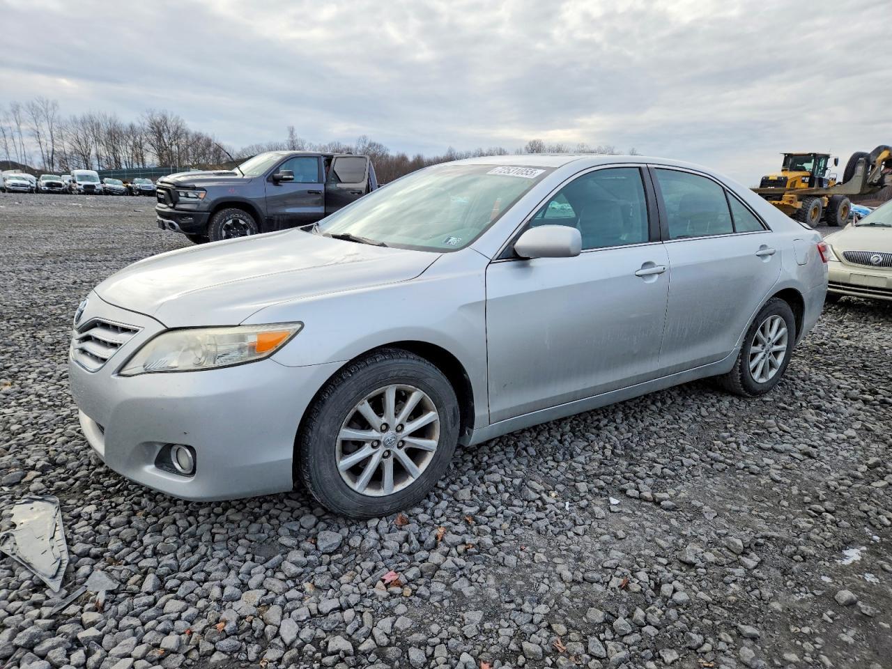 2011 TOYOTA CAMRY