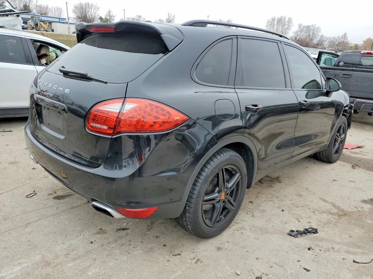 2014 PORSCHE CAYENNE