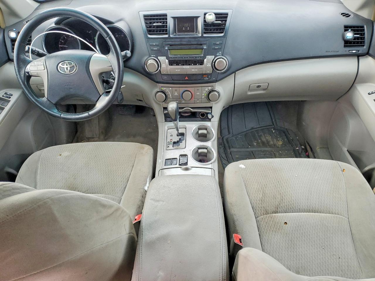 2010 TOYOTA HIGHLANDER