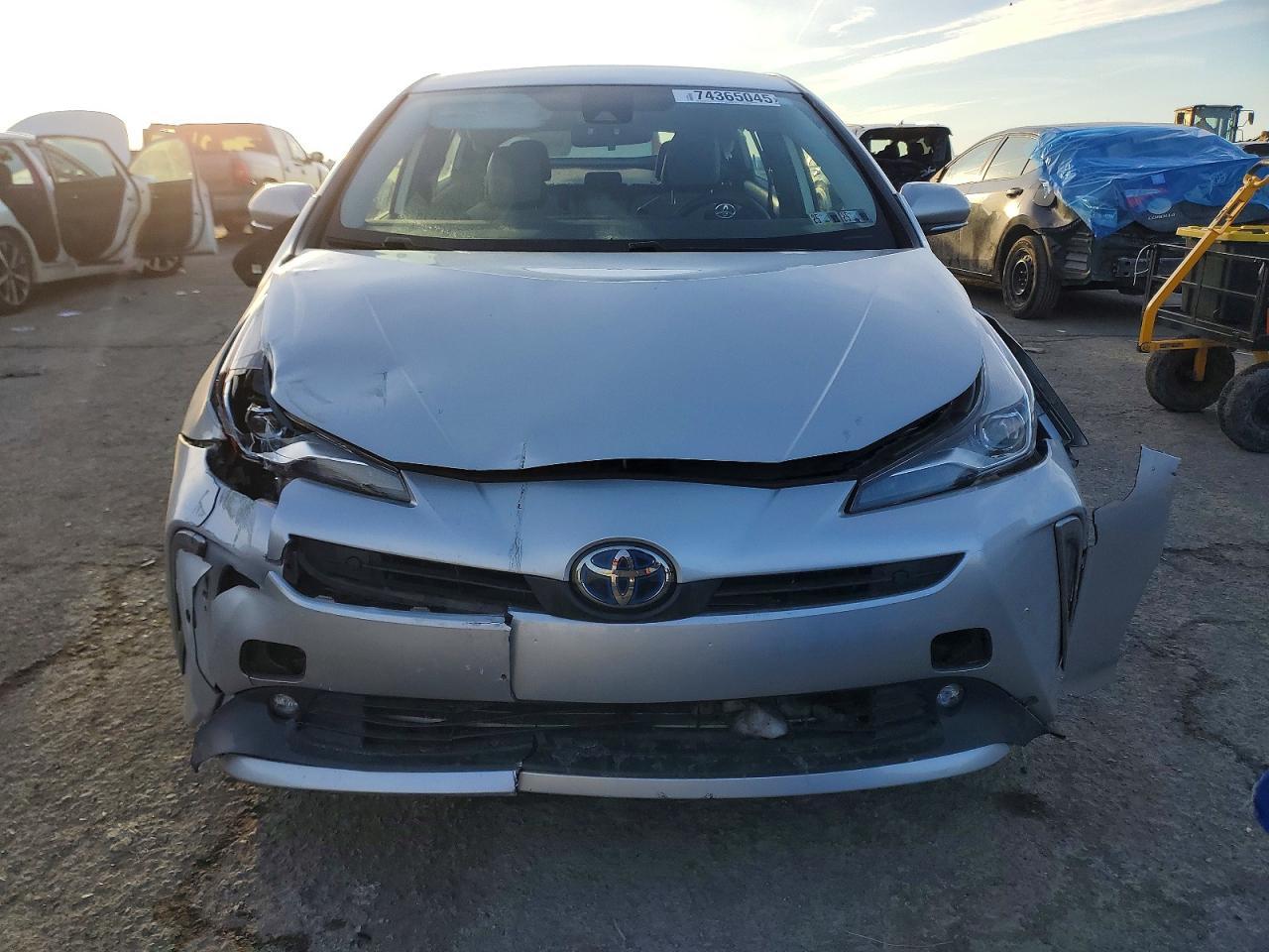 2019 TOYOTA PRIUS