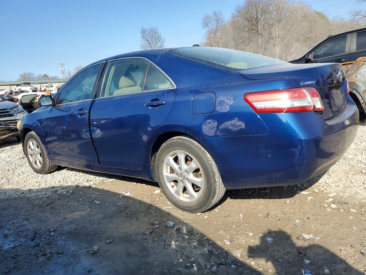 2011 TOYOTA CAMRY