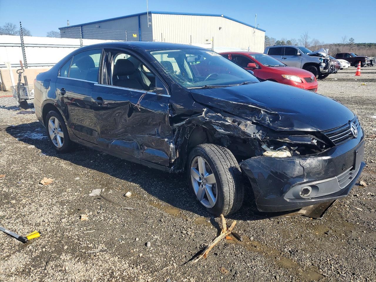 2011 VOLKSWAGEN JETTA