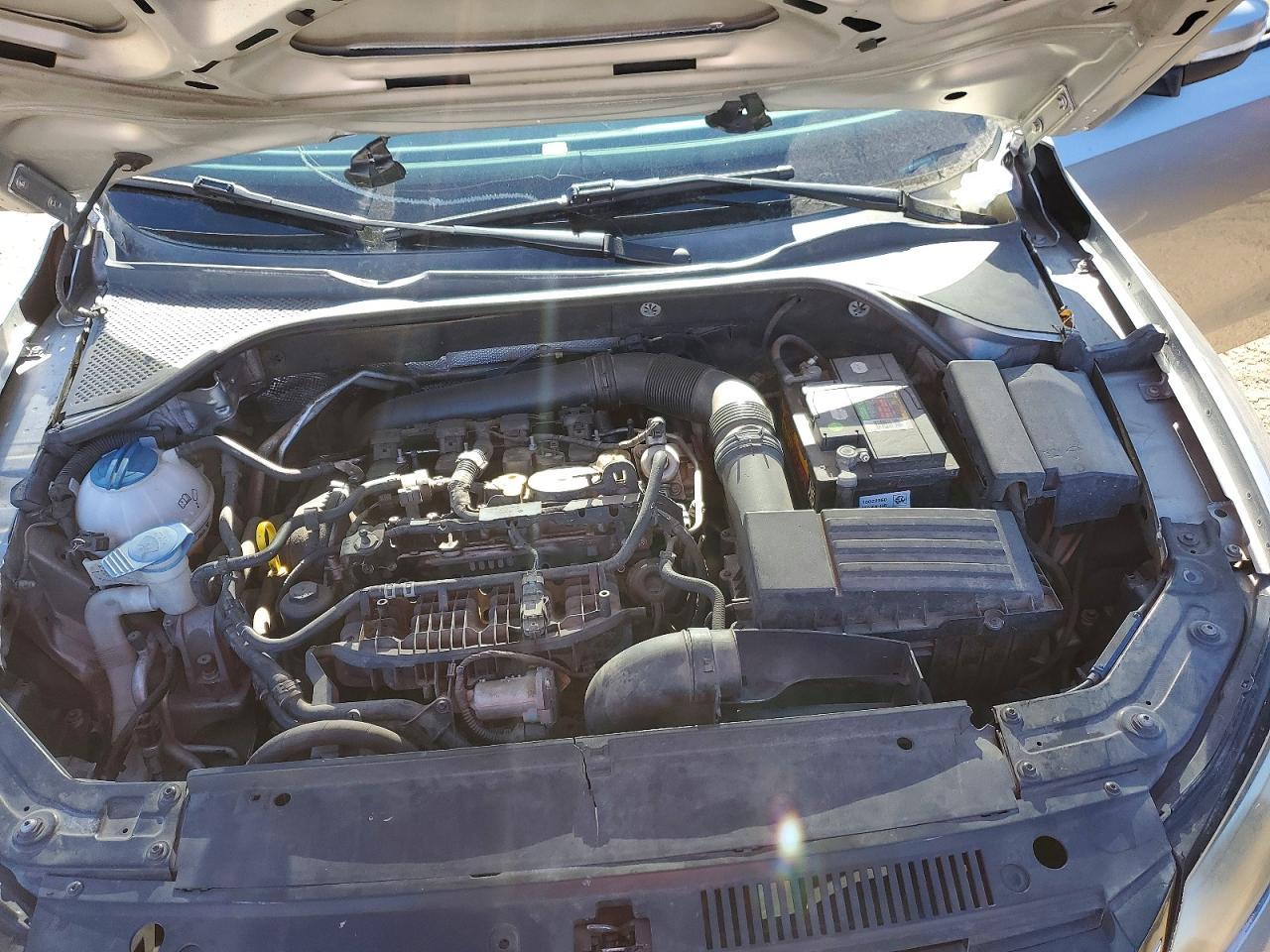 2014 VOLKSWAGEN Passat