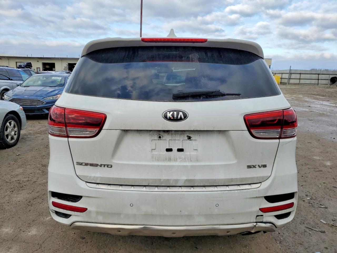 2016 KIA SORENTO