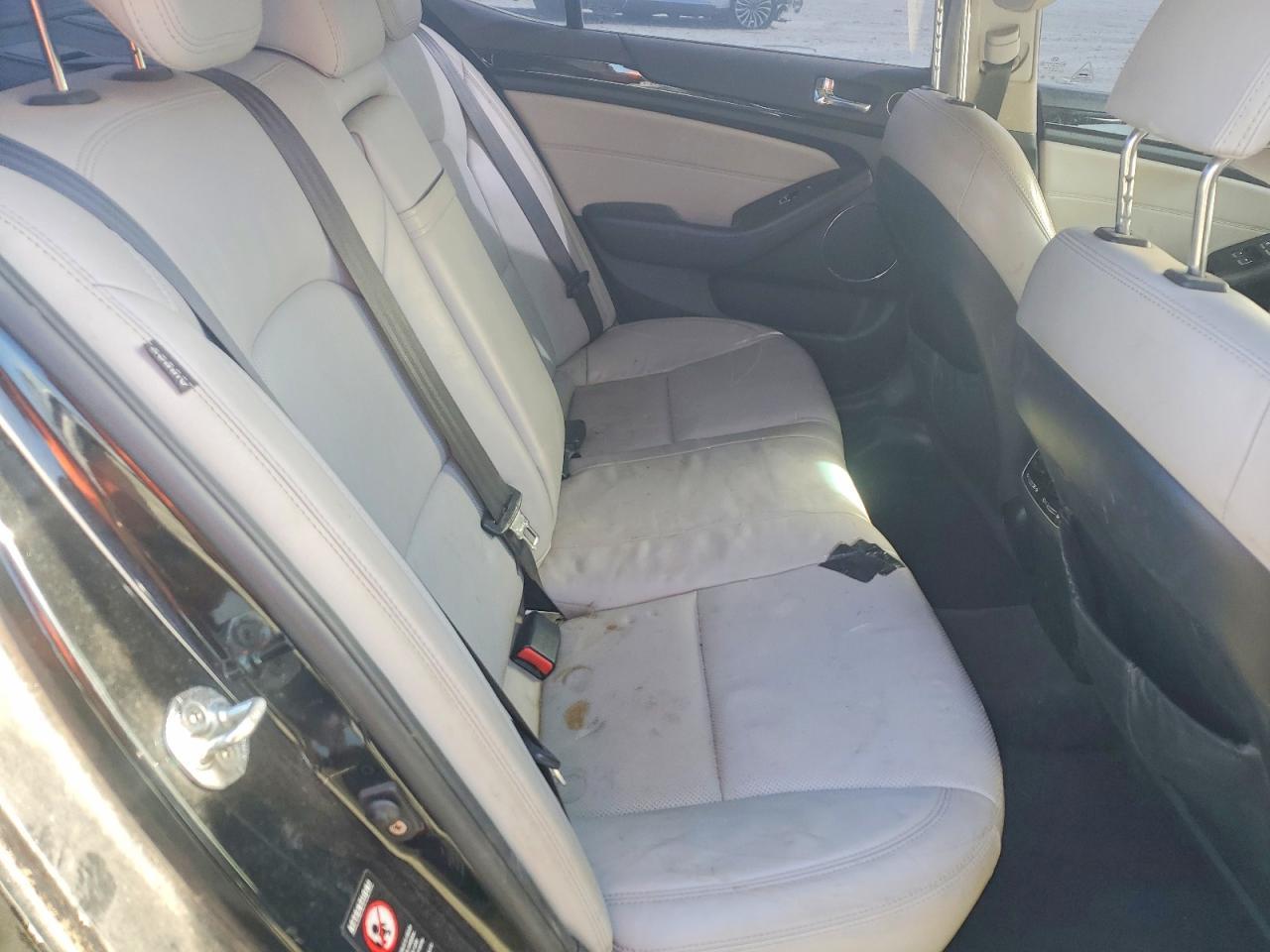 2014 KIA Cadenza
