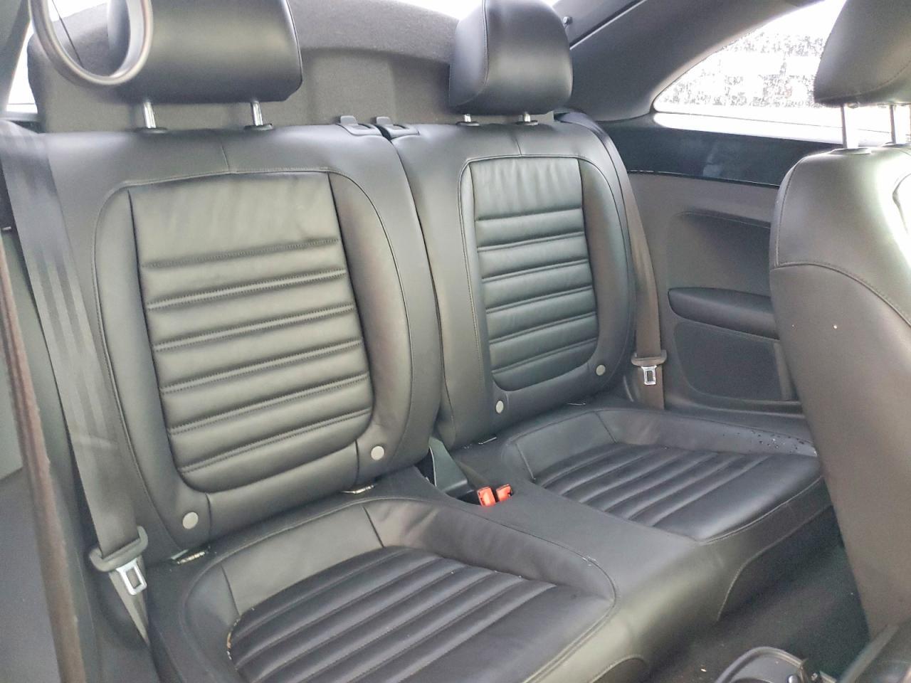 2012 VOLKSWAGEN Beetle