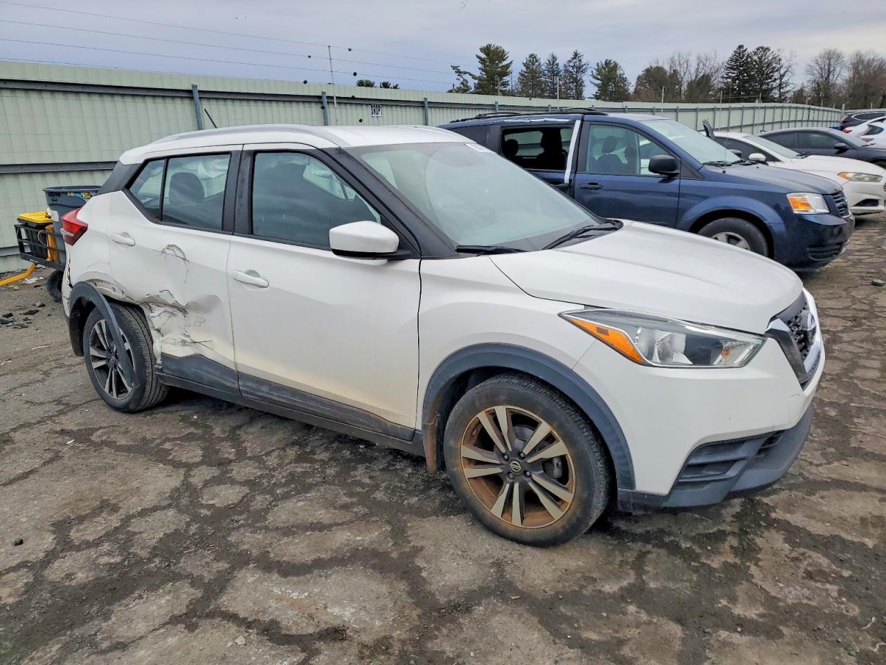 2019 NISSAN KICKS