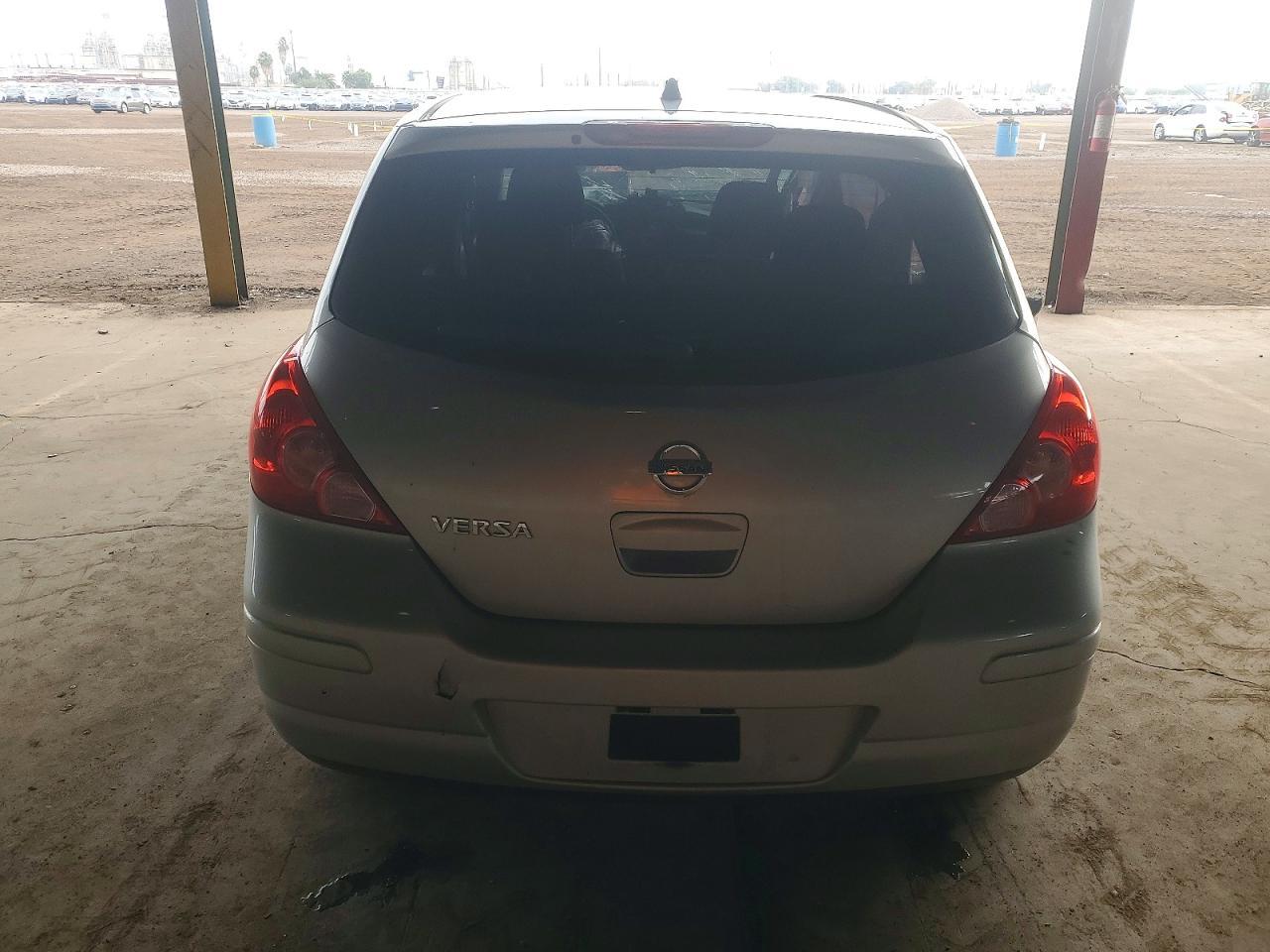 2011 NISSAN VERSA