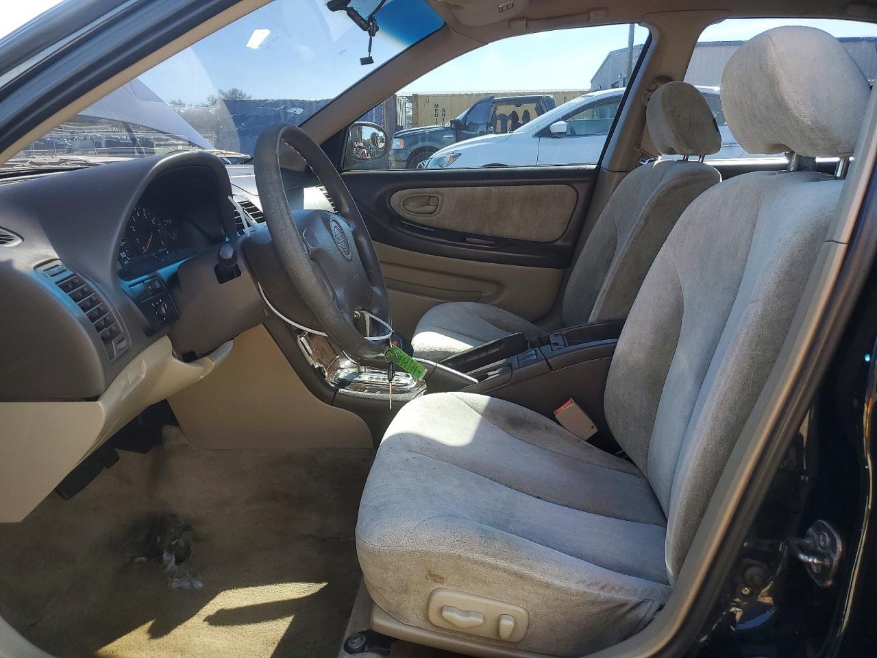 2001 NISSAN Maxima