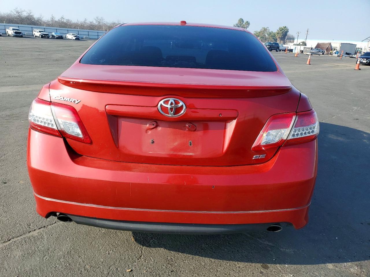 2011 TOYOTA CAMRY