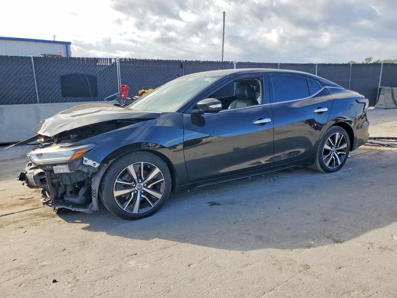2019 NISSAN Maxima