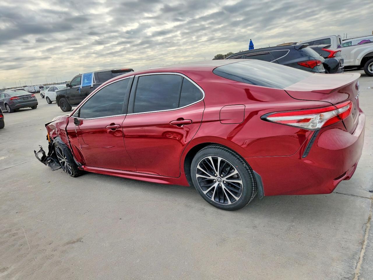 2018 TOYOTA CAMRY